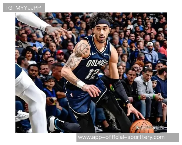 邓肯钦点！20岁菜鸟中锋爆发，创造NBA绝无仅有的纪录